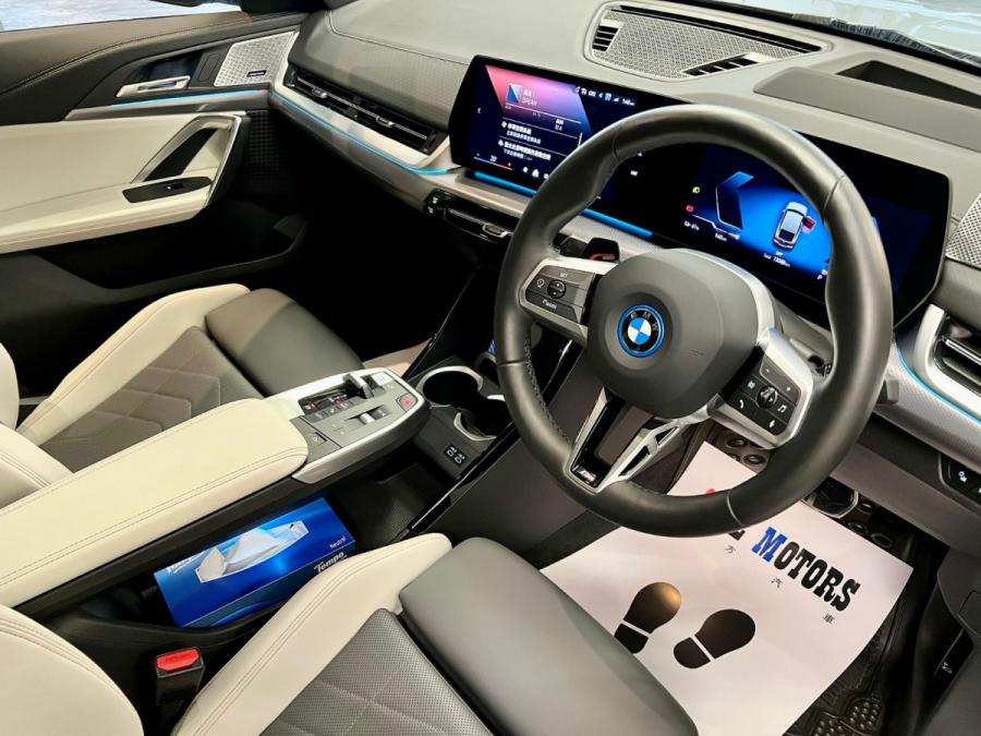 iX2 xDrive30 M Sport - Image 3